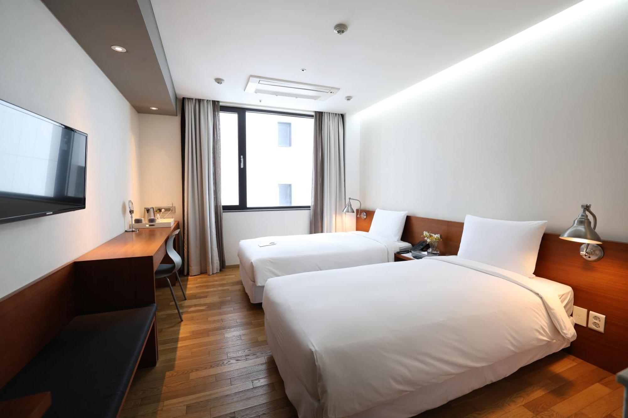 Seoul Hotel Shinshin Myeongdong Exterior photo